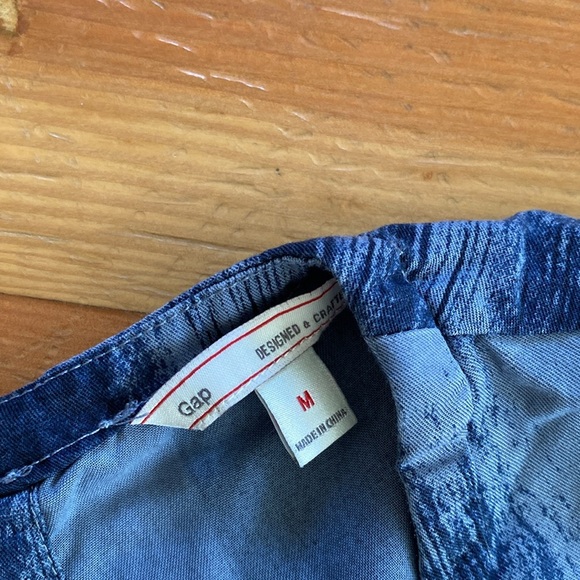 Gap Medium - Picture 4 of 5